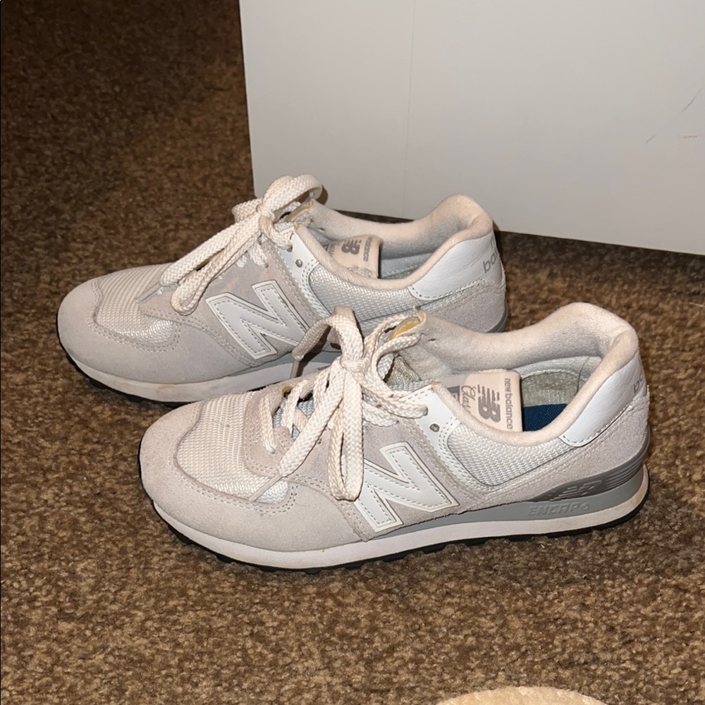New Balance Gray Sneakers Classic Low-Top Design